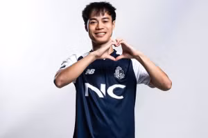 Văn Toàn mang số áo 9 quen thuộc tại CLB Seoul E-Land.