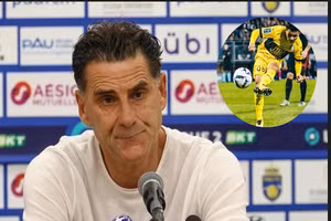 HLV Pau FC thất vọng với trọng tài sau trận thua Le Havre.