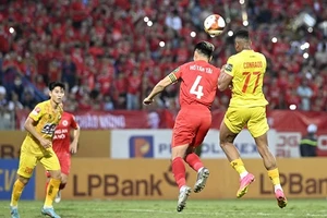 Công an Hà Nội FC vô địch V-League 2023 sau trận hòa Thanh Hóa.