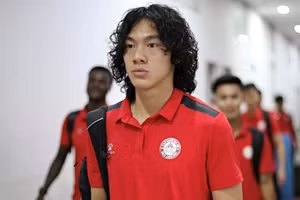 Tiền vệ Việt kiều Lê Trung Vinh gia nhập CLB TPHCM.