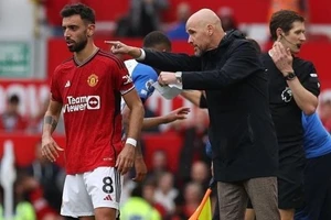 HLV Erik Ten Hag thất vọng với trận thua tan nát của Man United.