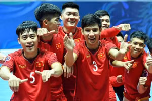 Futsal Việt Nam thua cách biệt Argentina ở trận tái đấu.