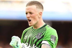 Thủ môn Jordan Pickford lọt tầm ngắm của MU.