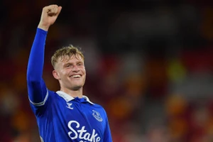 Jarrad Branthwaite của Everton lọt tầm ngắm của MU.