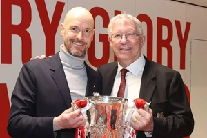 Sir Alex muốn Man United giữ lại HLV Ten Hag.