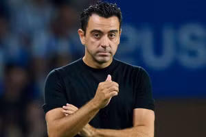 HLV Xavi thận trọng trước trận tái đấu MU ở Cúp C2.