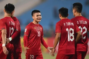 Tuyển Việt Nam đại chiến Indonesia ở bán kết AFF Cup vào lúc 16h30 ngày 6/1.