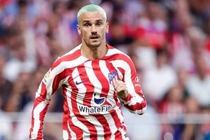 Antoine Griezmann nhận được sự quan tâm của cả MU và PSG.