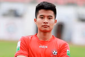 Lê Phạm Thành Long bất ngờ được triệu tập lên tuyển Việt Nam.