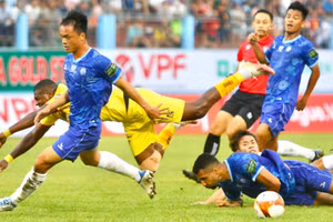 Trận đấu giữa Khánh Hòa và Đà Nẵng trên sân 19/8 sẽ được điều khiển bởi trọng tài ngoại.