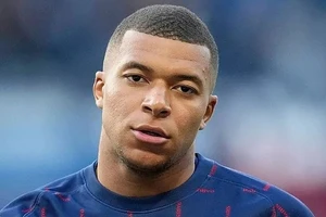 Mbappe đang trong những ngày tháng cơm chẳng lành, canh chẳng ngọt với PSG.