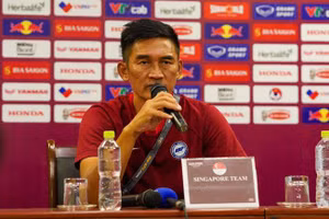 HLV Singapore hào hứng khi đội nhà cầm hòa U23 Việt Nam.