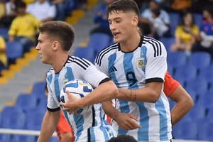 Chủ nhà Argentina là một trong 7 đội bóng đầu tiên ghi vào vòng knock-out U20 World Cup.