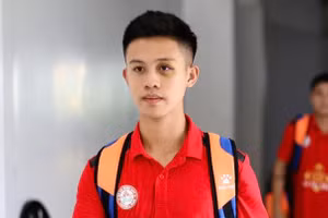 Hoàng Vĩnh Nguyên sang Tây Ban Nha thử việc.