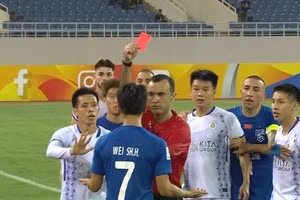 Wei Shihao của Wuhan Three Towns nhận án phạt nặng từ AFC.