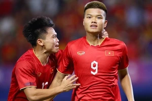 U22 Việt Nam thắng cách biệt U22 Lào ở trận ra quân SEA Games.