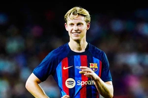 Frenkie de Jong từ chối tới Chelsea và MU.