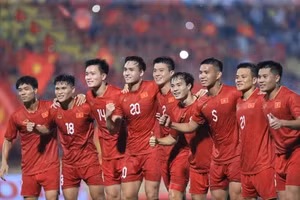 Tuyển Việt Nam nhận nhiều lời ngợi khen sau chiến thắng Palestine.