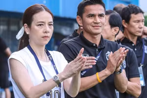 HLV Kiatisak ủng hộ Madam Pang tranh chức Chủ tịch bóng đá Thái Lan.