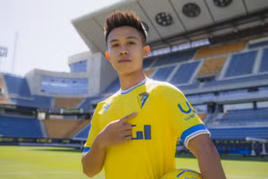 Hoàng Vĩnh Nguyên đang tập huấn tại CLB Cadiz.