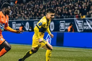 Quang Hải tiếp tục vắng mặt trong danh sách thi đấu của Pau FC.