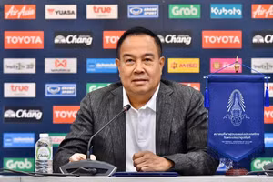 Somyot vẫn tiếp tục đảm nhiệm vị trí chủ tịch Liên đoàn bóng đá Thái Lan.