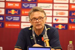 HLV Troussier hài lòng với thắng của U23 Việt Nam trước Guam.