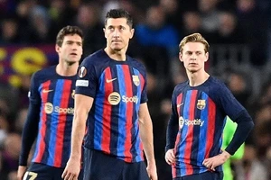 Barca bị UEFA điều tra vì nghi hối lộ trọng tài.