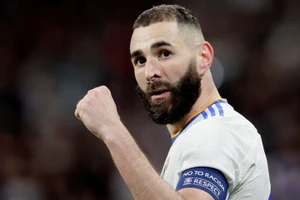 Benzema tiếp tục gắn bó với Real Madrid thêm một năm.