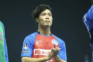 Công Phượng tiếp tục chịu cảnh thất sủng ở Yokohama FC.