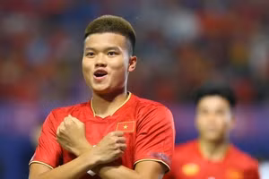 Văn Tùng chia sẻ ngôi Vua phá lưới SEA Games 32 với hai cầu thủ của Indonesia.