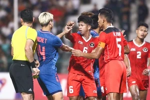 Thái Lan nhận nhiều chỉ trích sau vụ ẩu đả ở chung kết SEA Games.