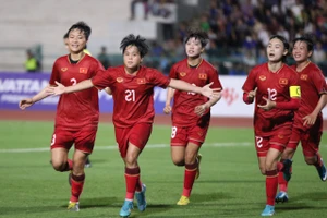 Tuyển nữ Việt Nam vào chung kết SEA Games sau chiến thắng ấn tượng trước Campuchia.