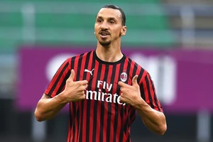  Ibrahimovic sắp chia tay AC Milan khi hai bên đáo hạn hợp đồng.