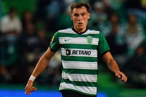 Manuel Ugarte hiện đang nằm trong kế hoạch chiêu mộ của cả Man United lẫn Chelsea.