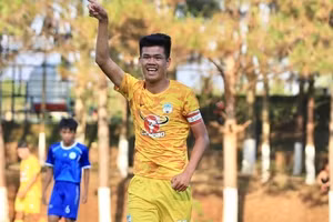 Đinh Quang Kiệt được thử nghiệm vị trí tiền đạo ở U17 Việt Nam.