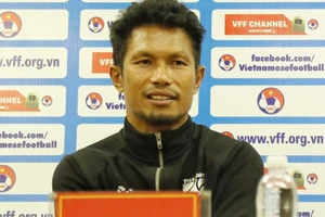 HLV U17 Thái Lan thất vọng sau trận thua tan nát Hàn Quốc ở tứ kết.