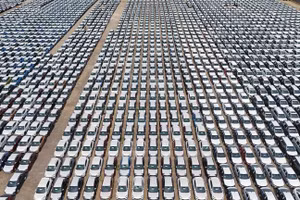 Năm 2023 ghi nhận lần đầu tiên Trung Quốc vượt Mỹ về số lượng và doanh số bán xe ô tô.