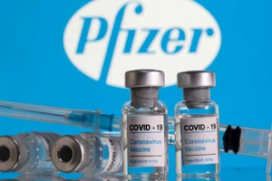 Một bang của Mỹ kiện Vaccine ngừa COVID-19 của Pfizer vì các biến chứng.