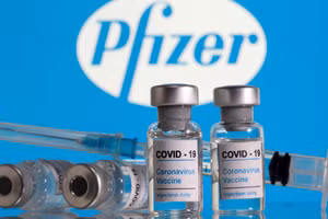 Một bang của Mỹ kiện Vaccine ngừa COVID-19 của Pfizer vì các biến chứng.