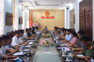 Toàn cảnh cuộc họp.