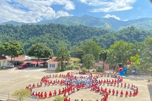 Hoạt động trải nghiệm của học sinh toàn trường.