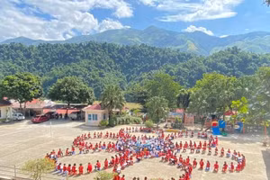 Hoạt động trải nghiệm của học sinh toàn trường.