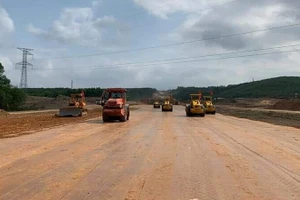 Cao tốc Cam Lộ - Lao Bảo sẽ có chiều dài 70km, với quy mô 4 làn xe và bề rộng nền đường 17m