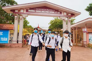 Các thí sinh dự thi Tốt nghiệp THPT đợt 1 tại điểm thi Trường THPT Lê Lợi (TP Đông Hà, tỉnh Quảng Trị).