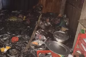 Vụ hỏa hoạn khiến ngôi nhà và toàn bộ vật dụng bị thiêu cháy. 