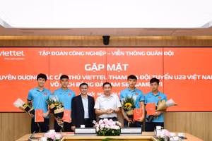 Viettel tổ chức Lễ tuyên dương bốn cầu thủ Viettel: Nguyễn Hoàng Đức, Nguyễn Thanh Bình, Nhâm Mạnh Dũng và Phan Tuấn Tài. 