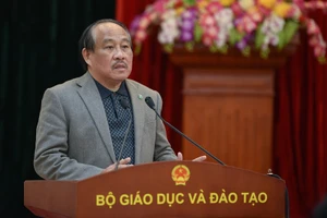 PGS.TS Nguyễn Huy Nga - nguyên Cục trưởng Cục Y tế dự phòng (Bộ Y tế) phát biểu tại hội thảo.