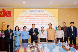 Trường ĐH Công đoàn đón Đoàn đại biểu cấp cao Trung ương Liên hiệp Công đoàn Lào đến thăm, làm việc.