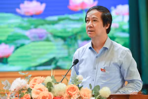 Bộ trưởng Bộ GD&ĐT Nguyễn Kim Sơn tiếp xúc cử tri chiều 30/9 tại UBND quận Hà Đông, Hà Nội.